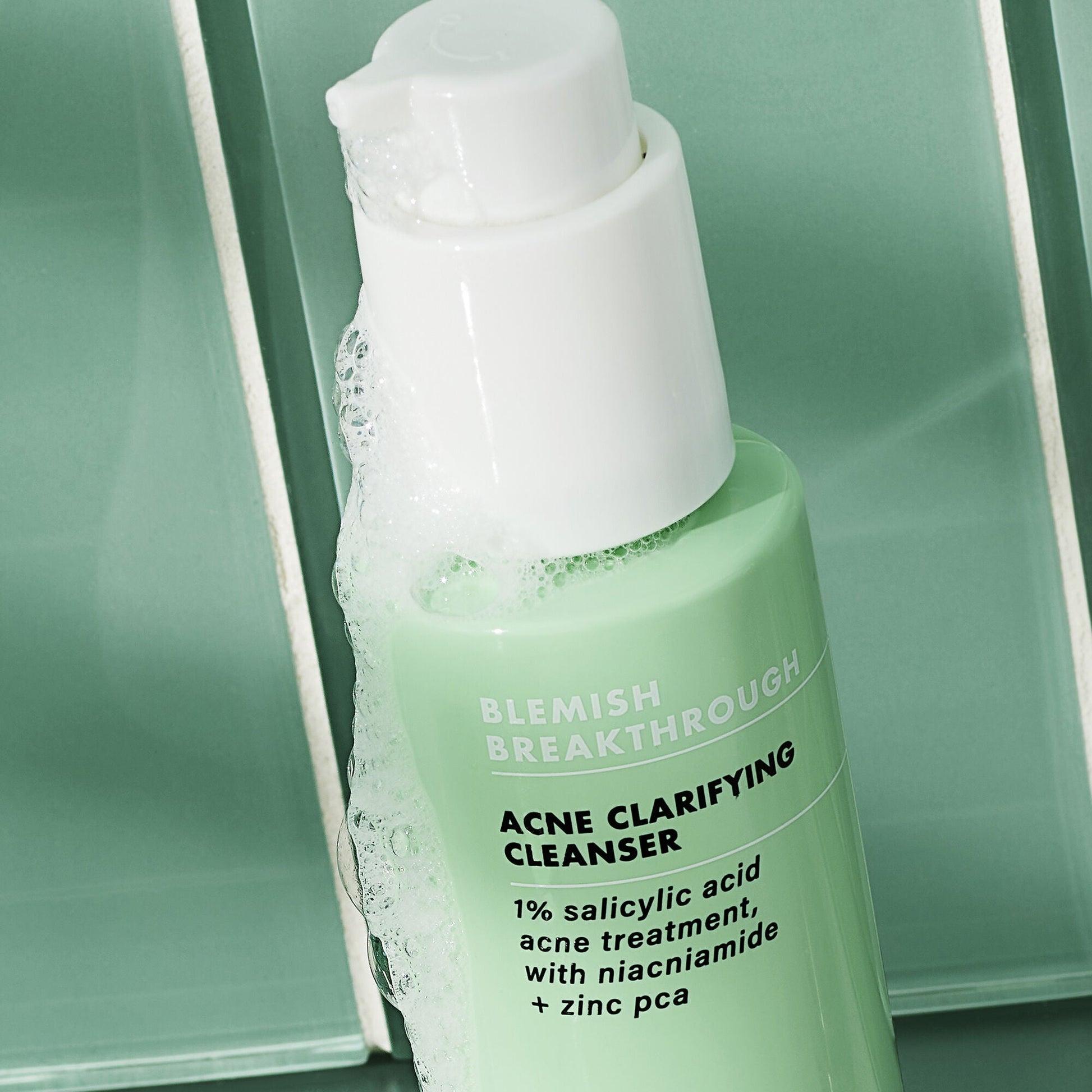 blemish-breakthrough-acne-calming-water-cream-mini-s5 02_021622_SL_BT_Cleanser_Back_Lighter_0129_FStack_FINAL_IGF_V2.jpg
