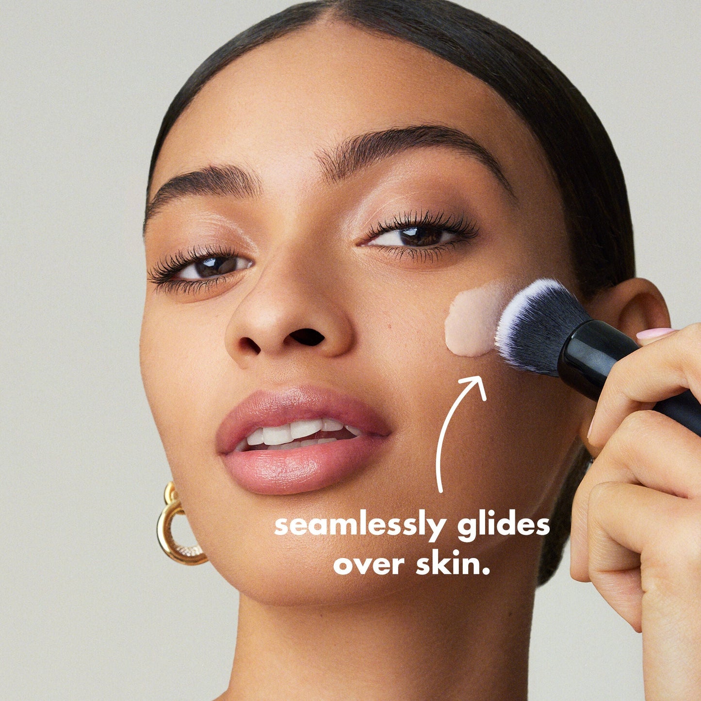 liquid-poreless-putty-primer-w5 0326_EDU_LiquidPorelessPuttyPrimer_Model.jpg