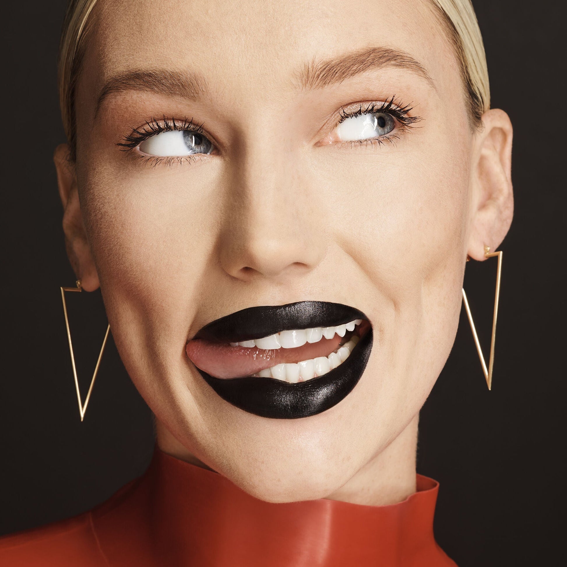 o-face-satin-lipstick-u9 071222_MD_Look4_0124_FINAL_RGB_IGF.jpg
