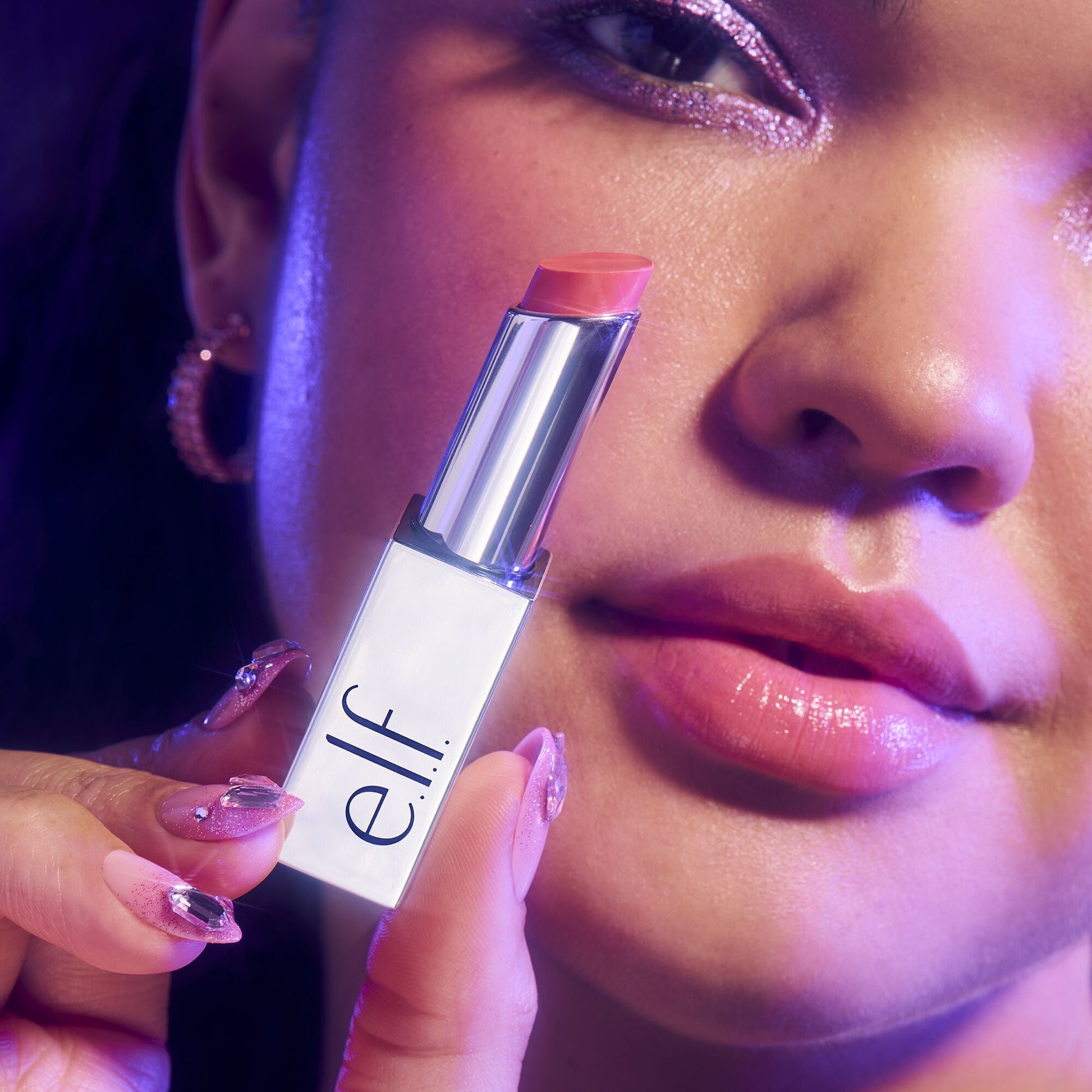 glow-reviver-lip-oil-stick-k0 072225_Breanna_SlipStick_1236_2000x2000_4adb6d91-4349-4c16-9f8e-036611f762d8.jpg