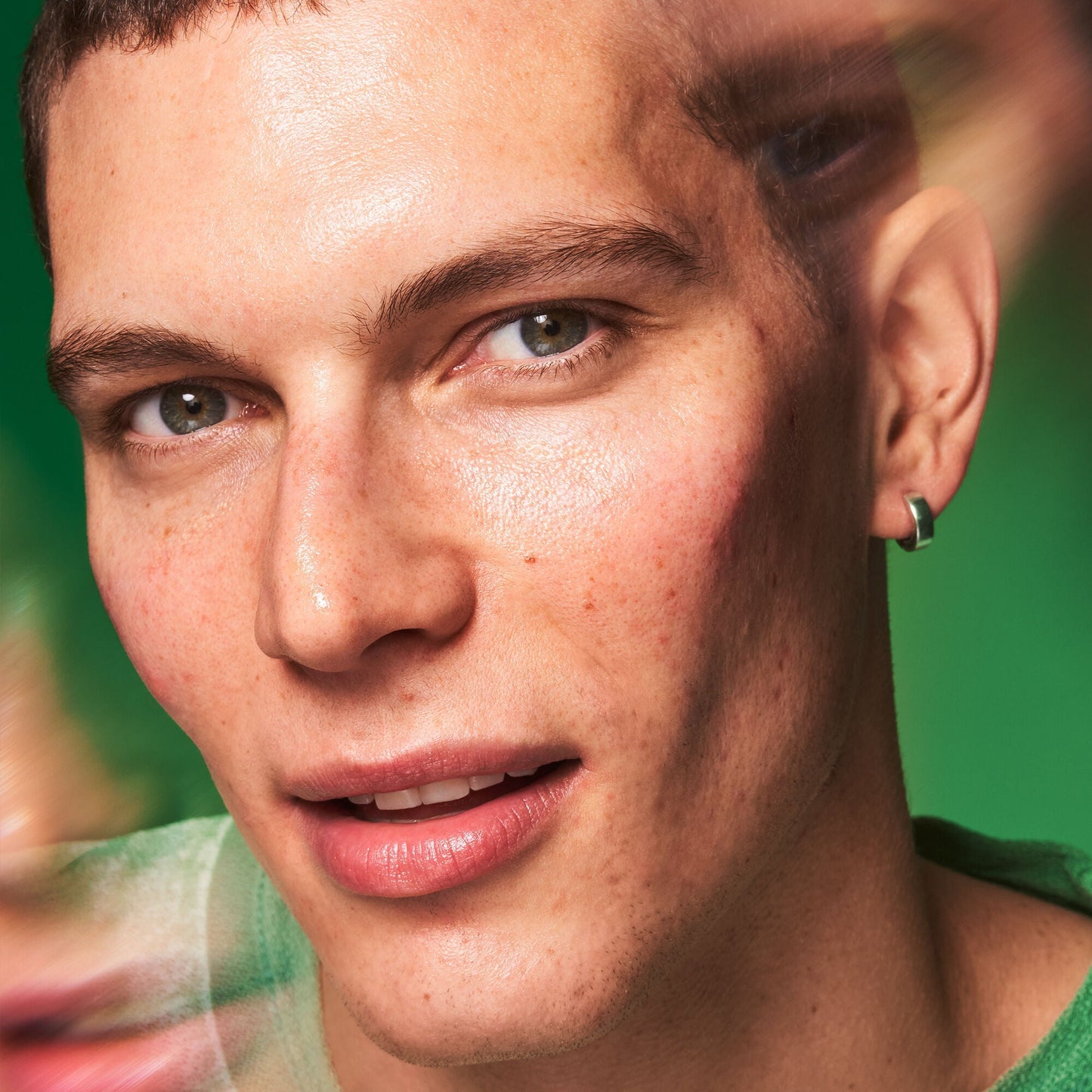 plz-clarify-facial-oil-y6 100924_SKIN_Jean_PlzC_EndLook_0036_v1_RGB_IGF.jpg