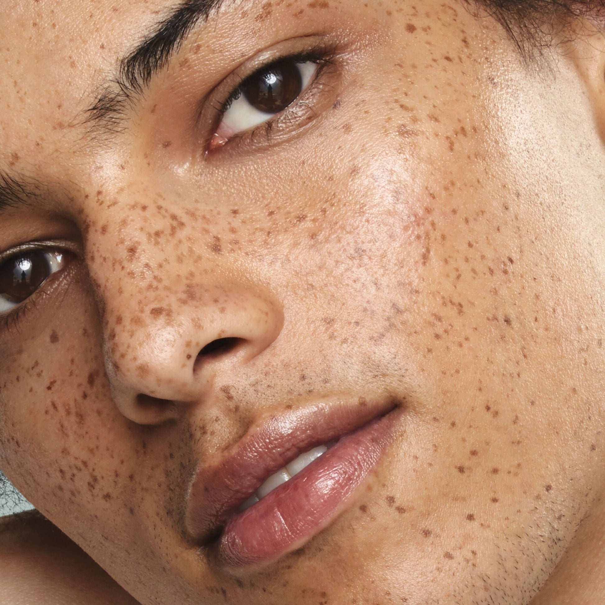 holy-hydration-face-cream-spf-30-f1 11112019_012021_Danny_HHydrationApp_044_IGF.jpg