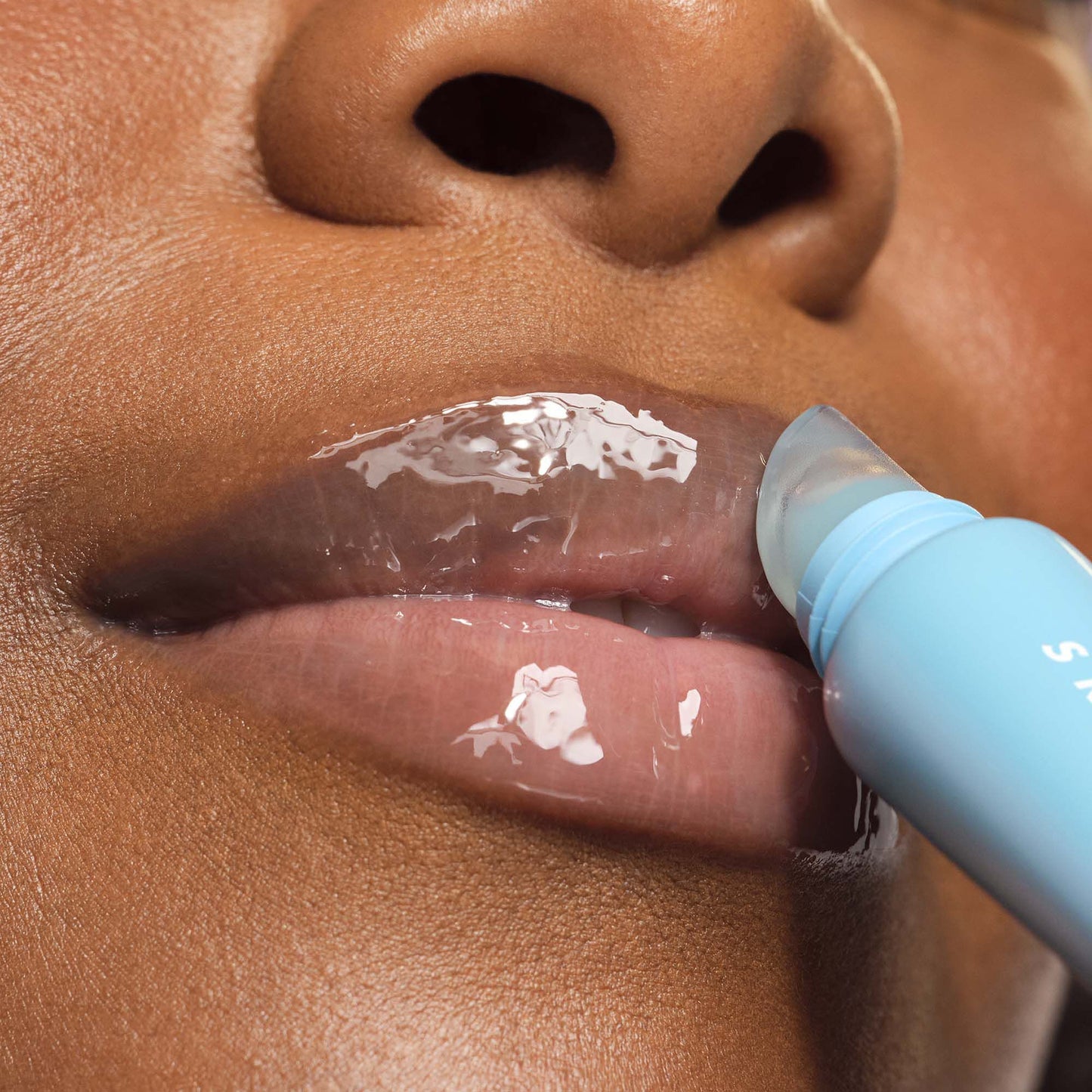 thirst-burst-lip-treatment-l9 57069_SKIN_Enga_Hibiscus_Macro_033_w3QC_RGB_2000x2000_fd68b6a3-ae05-431e-bbc0-31407d9fed44.jpg