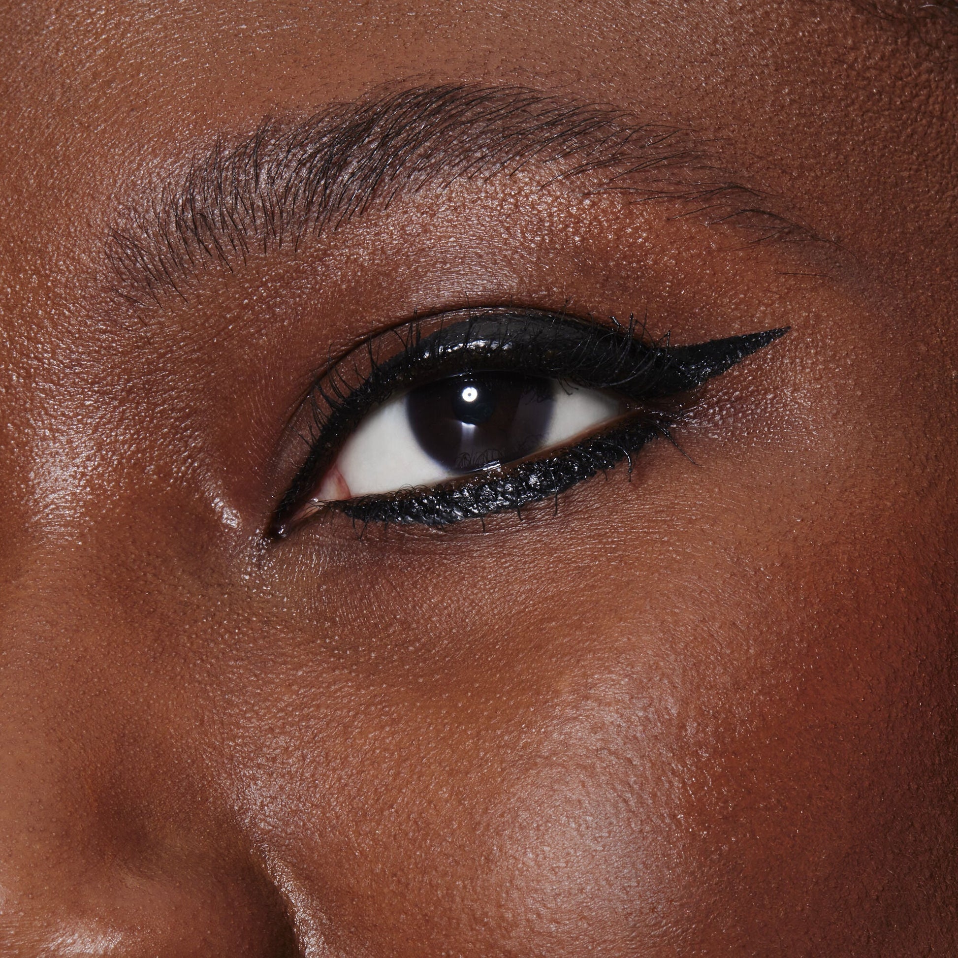 h2o-proof-inkwell-eyeliner-e8 82969_DJ_H20_PROOF_INKWELL_EYELINER_MACRO.jpg