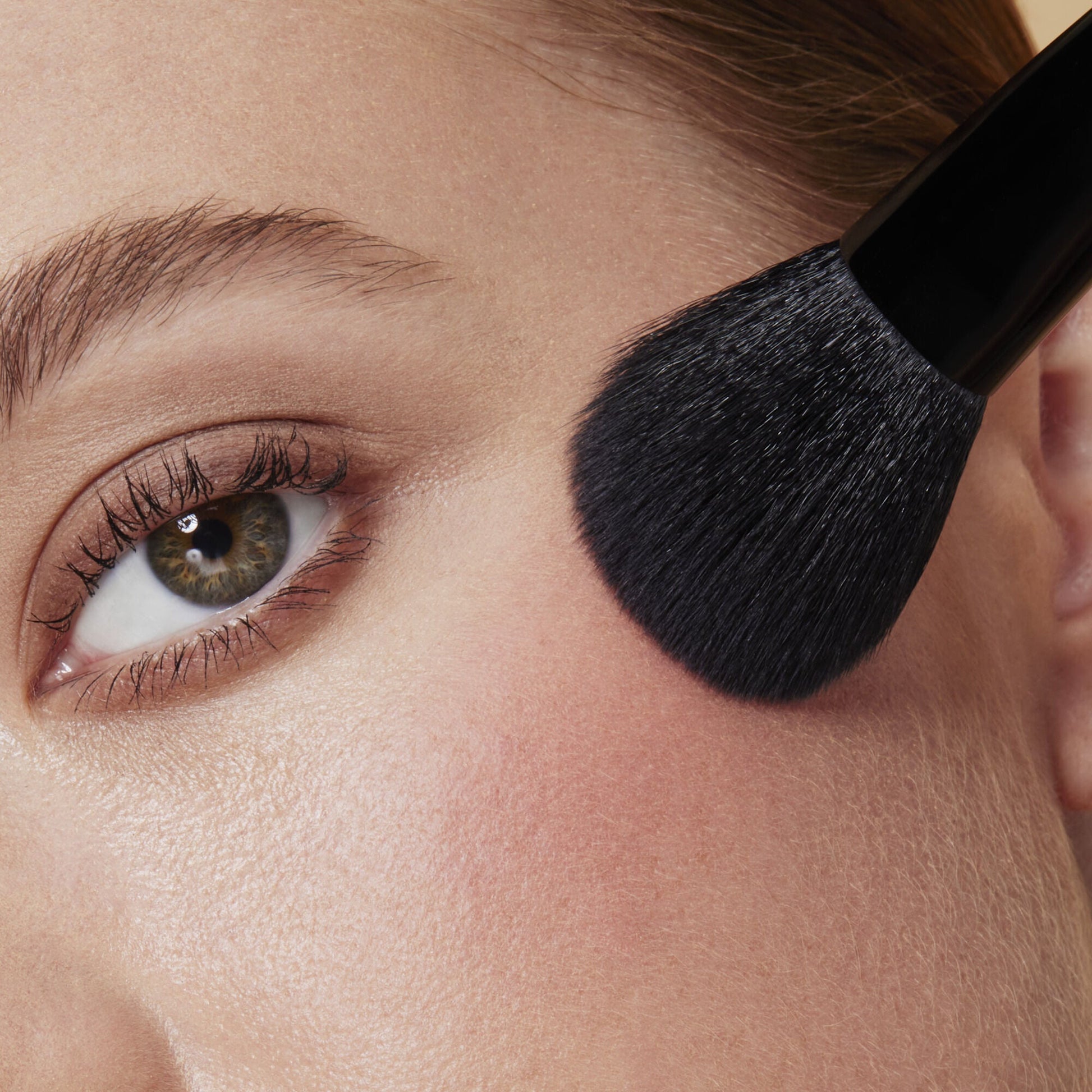 full-face-and-eye-makeup-brush-set-with-travel-case-k8 84674_FULL_FACE_EYE_BRUSH_SET_BLUSH_BRUSH_CARI_0086.jpg