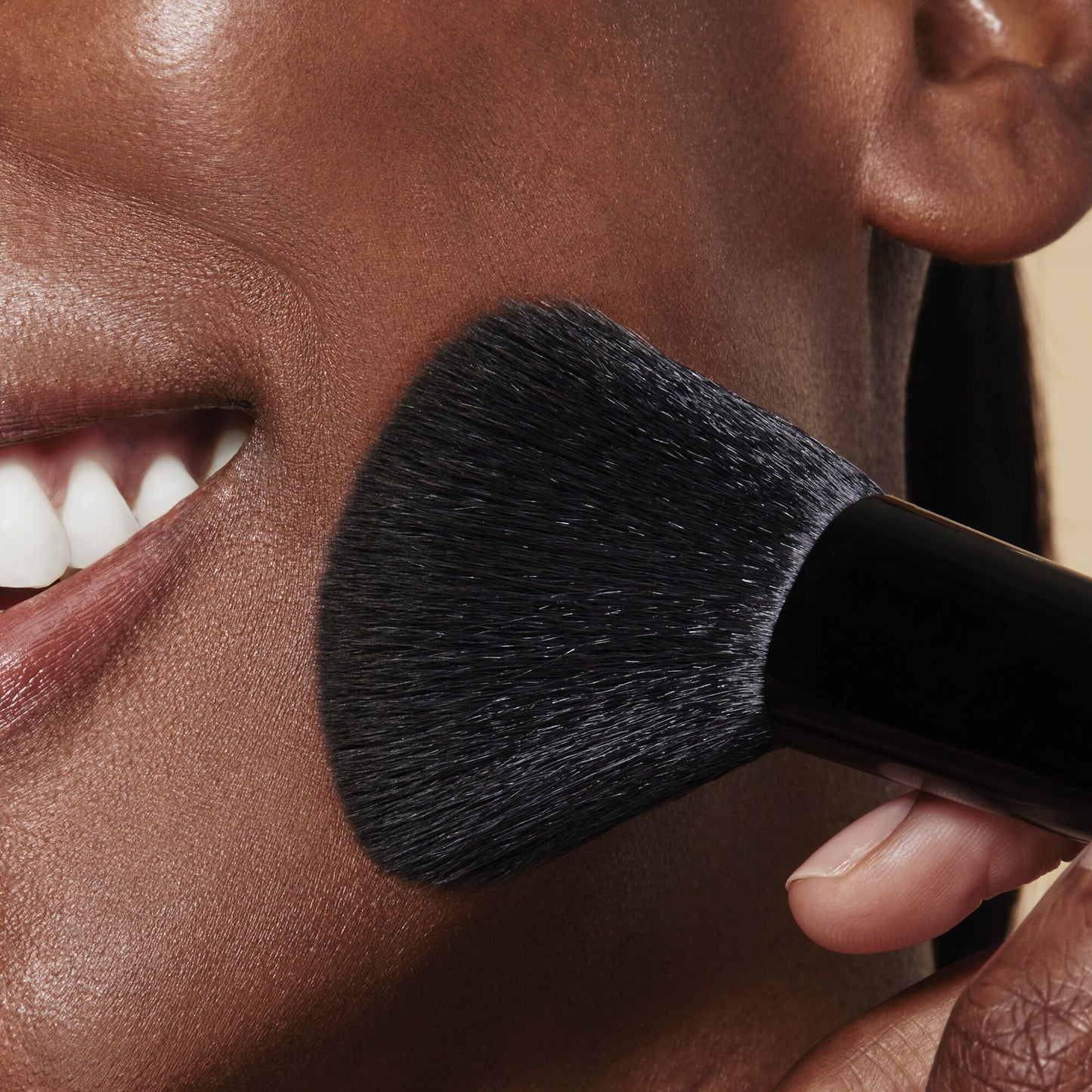 full-face-and-eye-makeup-brush-set-with-travel-case-k8 84674_FULL_FACE_EYE_BRUSH_SET_POWDER_BRUSH_DJ_0118.jpg