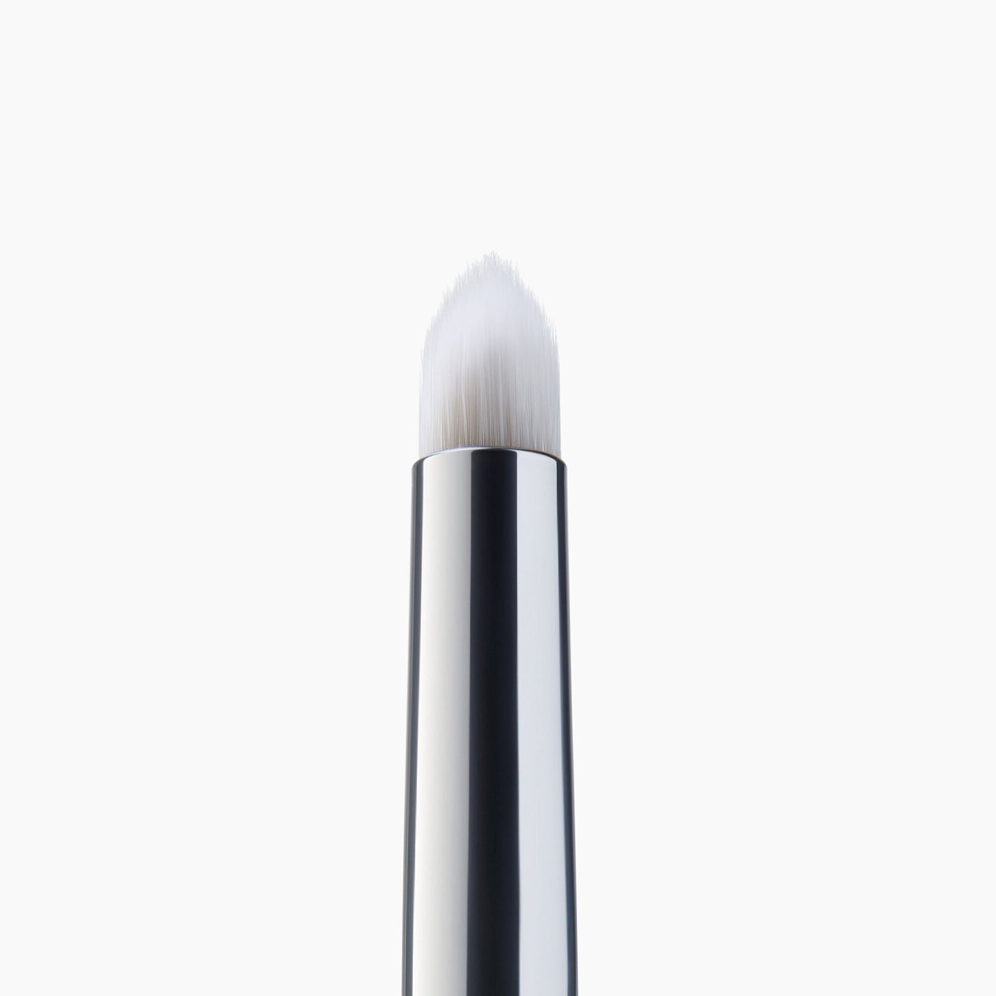 precision-smudge-brush-m7 85311_PrecisionSmudgeBrush_Macro_V2.jpg